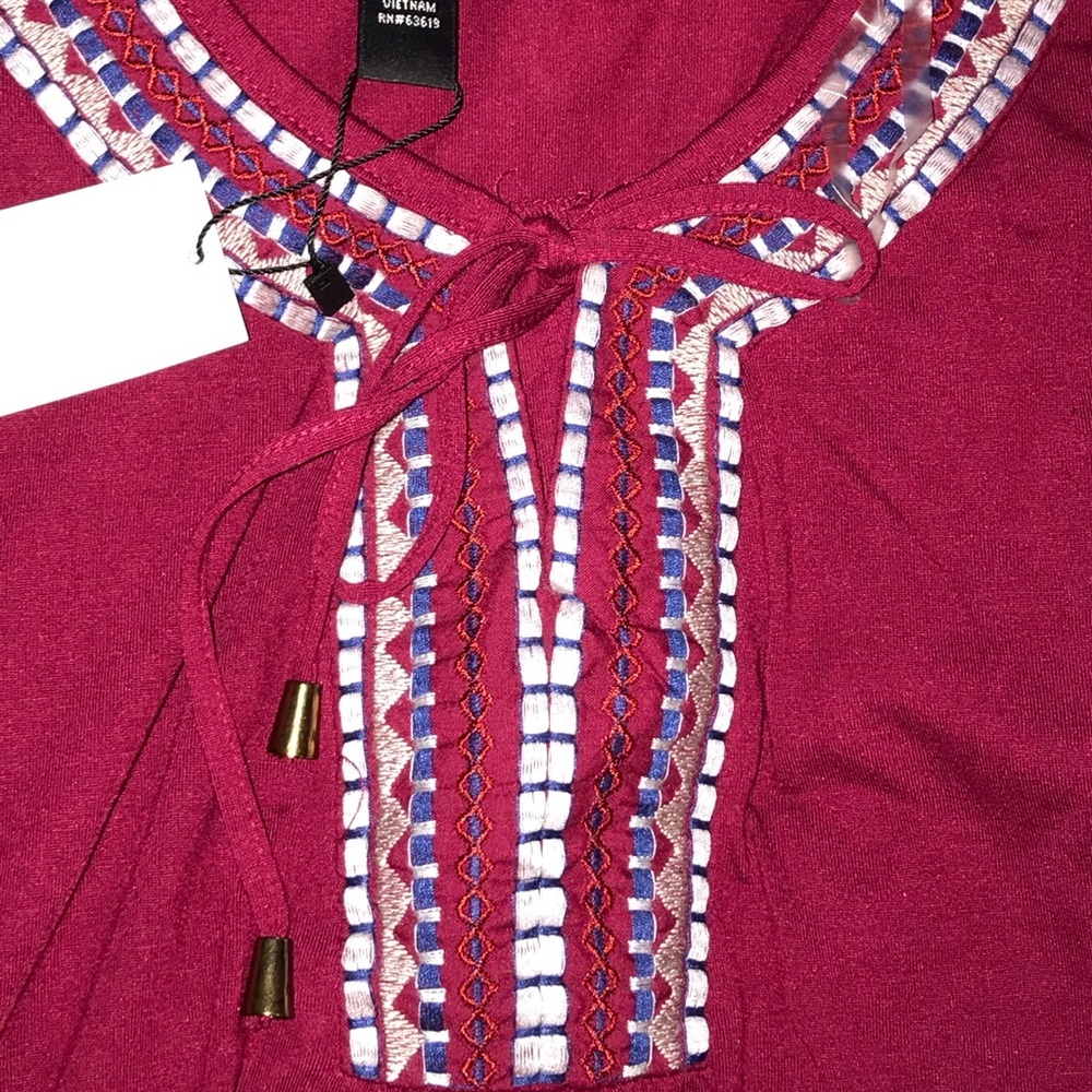 Womans shirt with embellishments - Picture 2 of 5